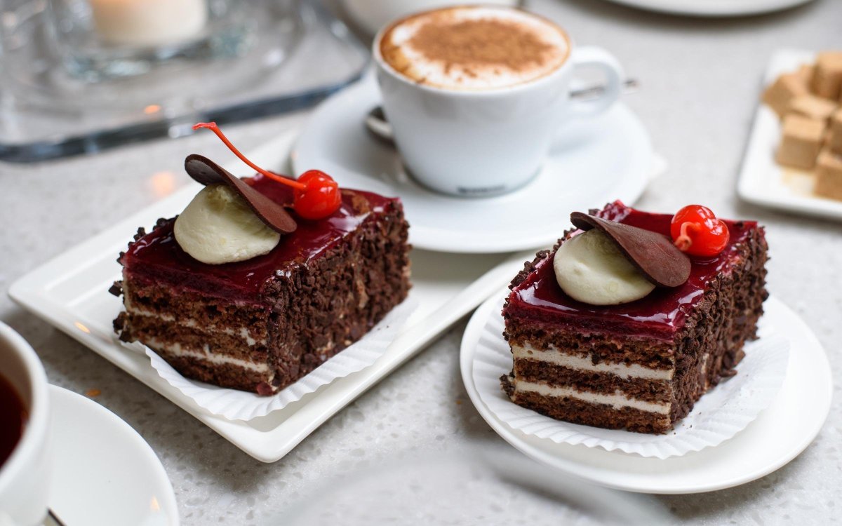 Чай и пирожное