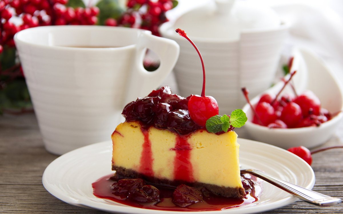 Чаепитие с пирожными