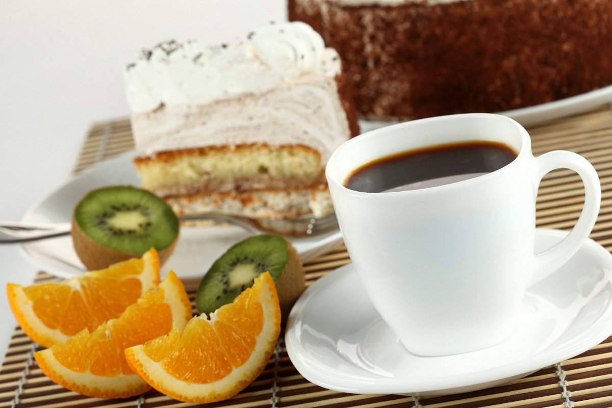 Утренний чай со сладостями