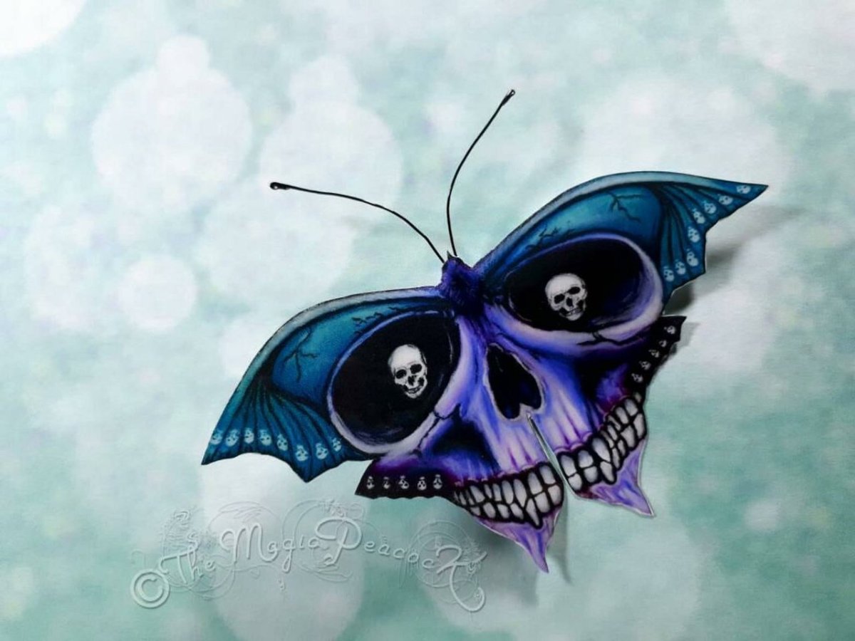 Летающие бабочки на прозрачном фоне