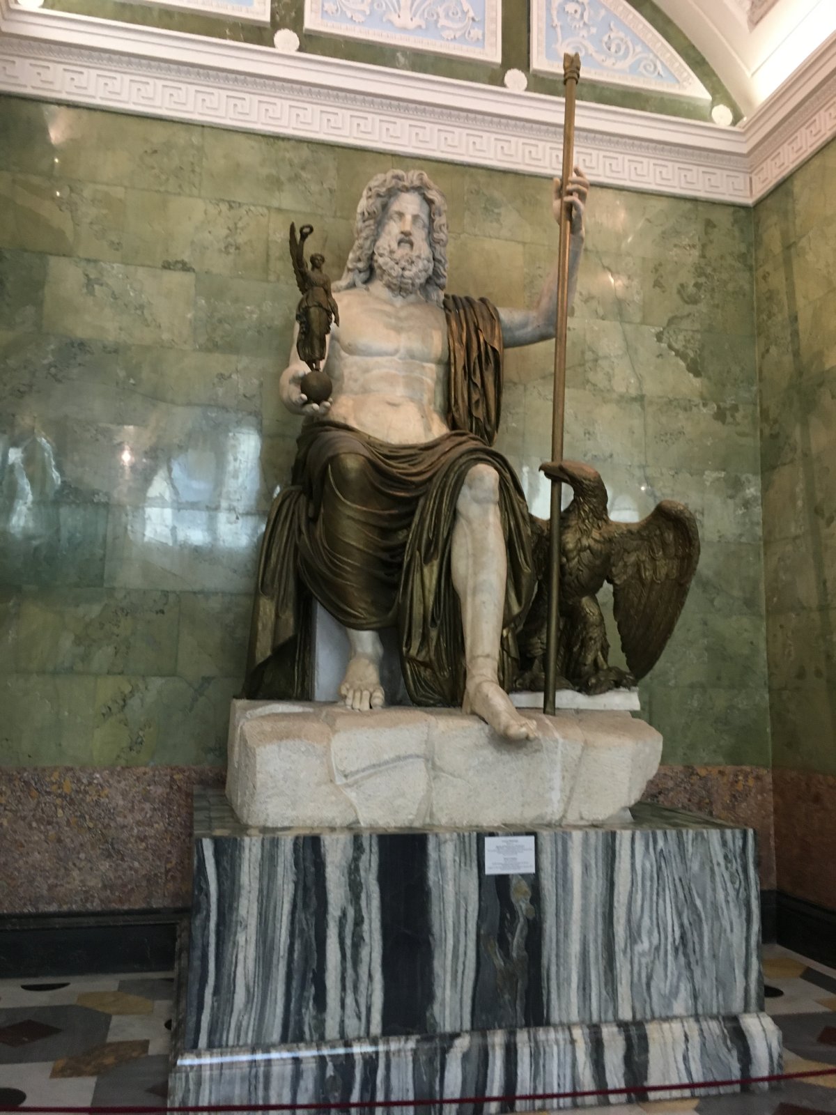 Статуя Зевса в Олимпии рисунок