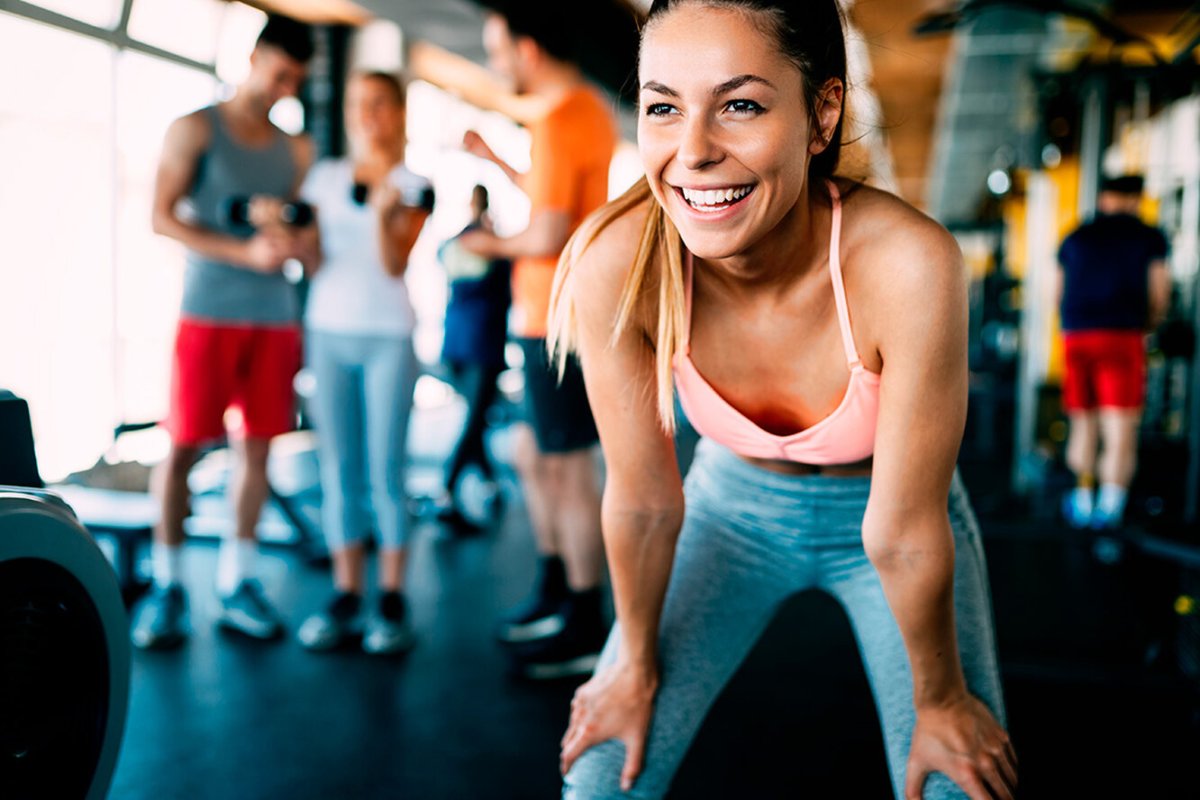Девушка в тренажерном зале