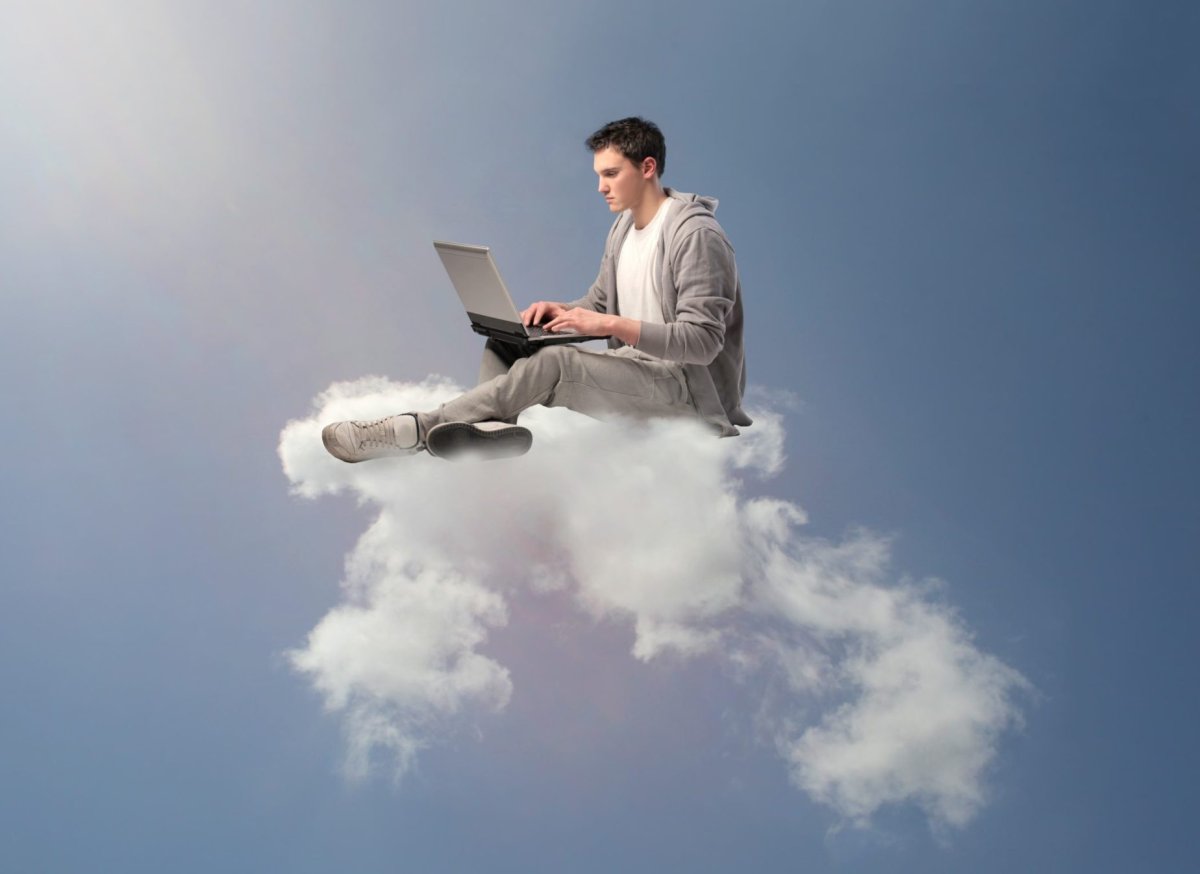 Человек на облаке