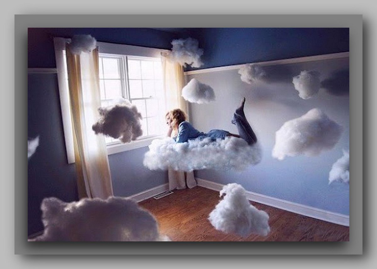 Мечтатели серый