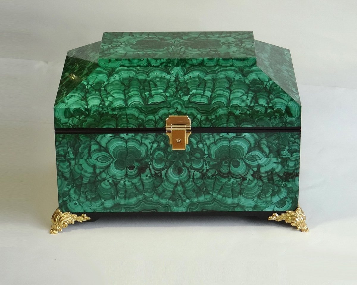 Хозяйка медной горы малахит