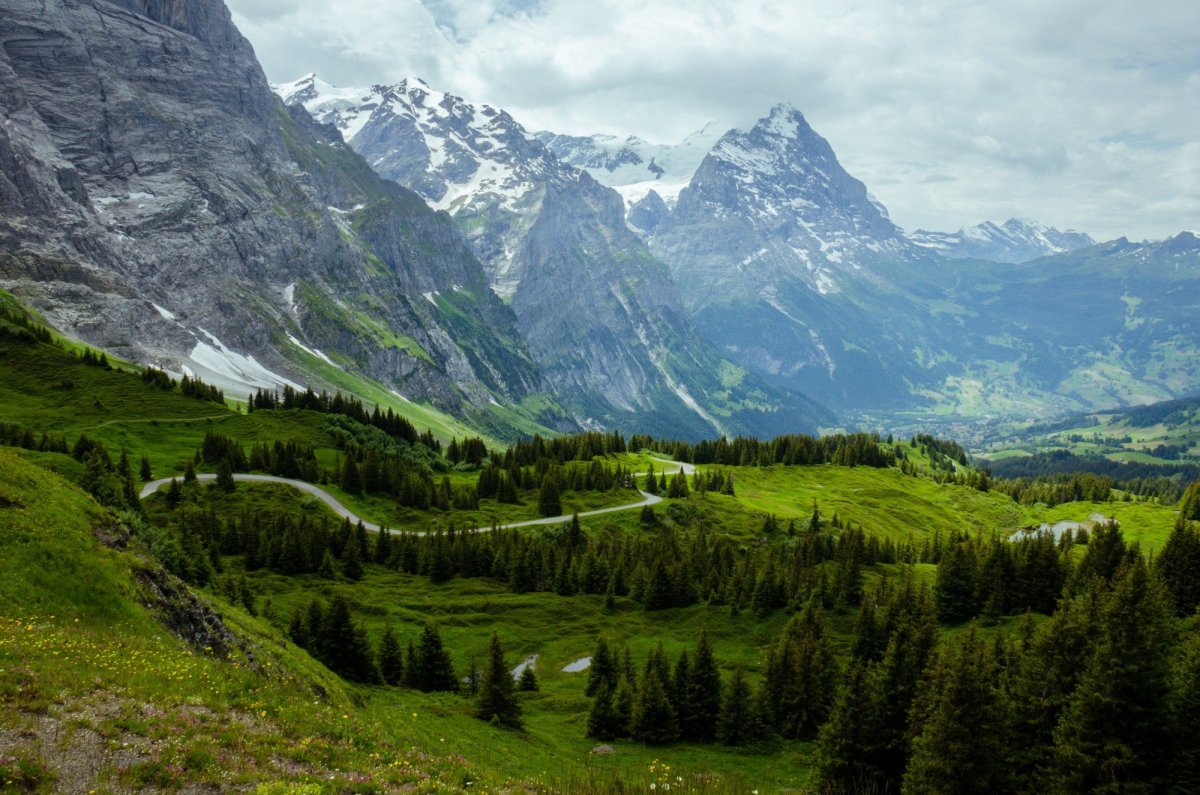 Альпийские горы в Швейцарии