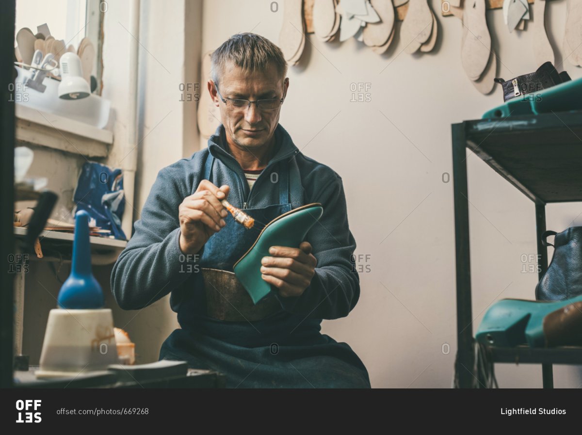 Обувщик вектор