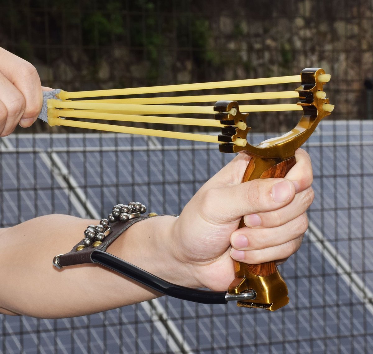 Выстрел из рогатки