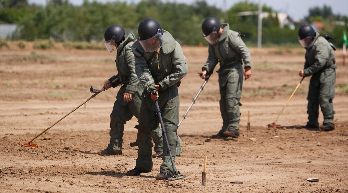 Сапёр военный