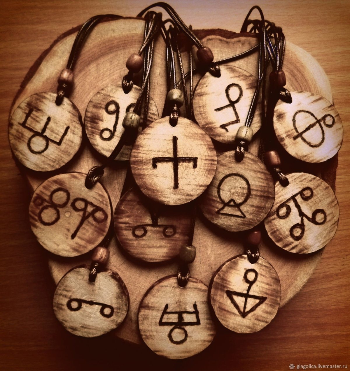 Амулеты и обереги из дерева