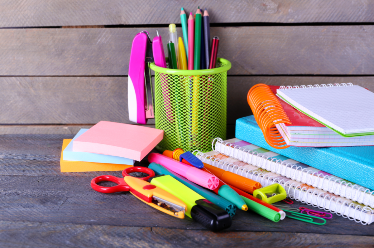 Школьные принадлежности