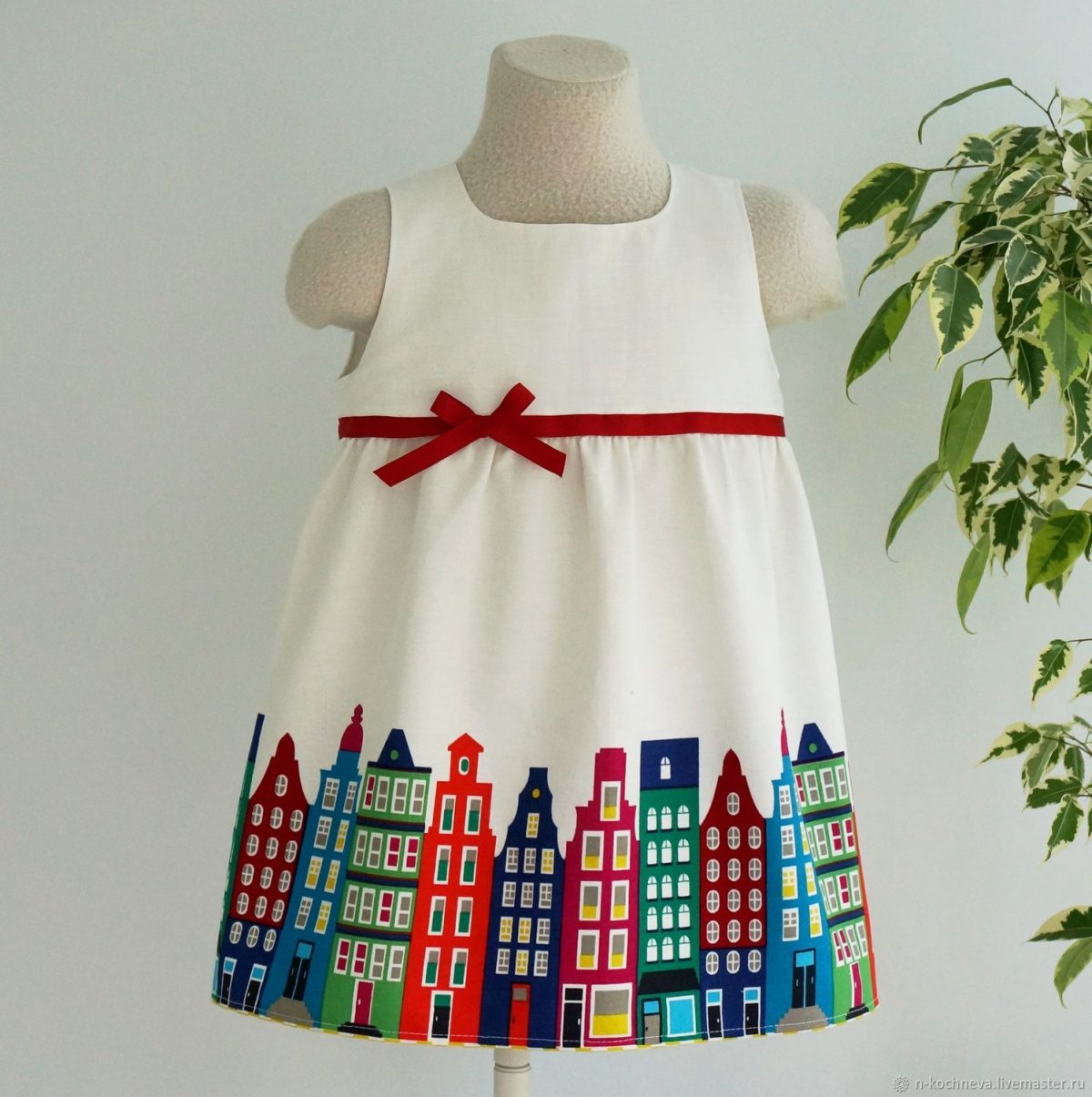 Платье с домиками