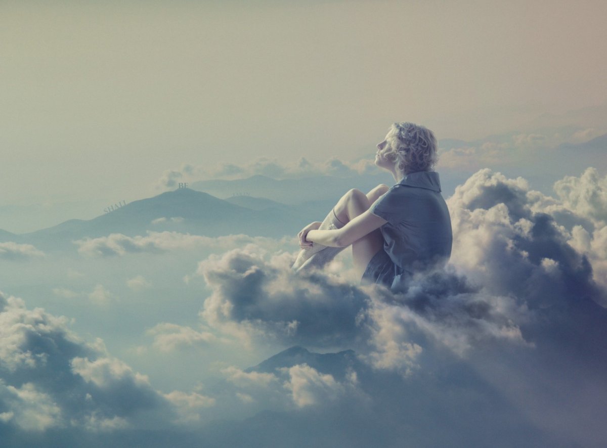 Девушка мечтает