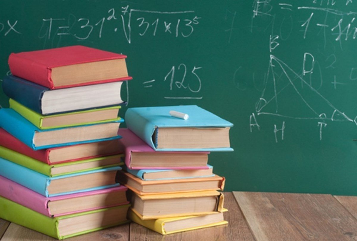 Книга в школе