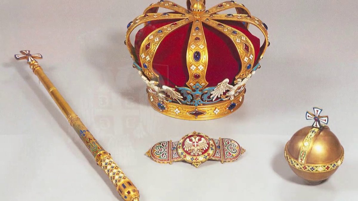 Король, скипетр, держава, корона