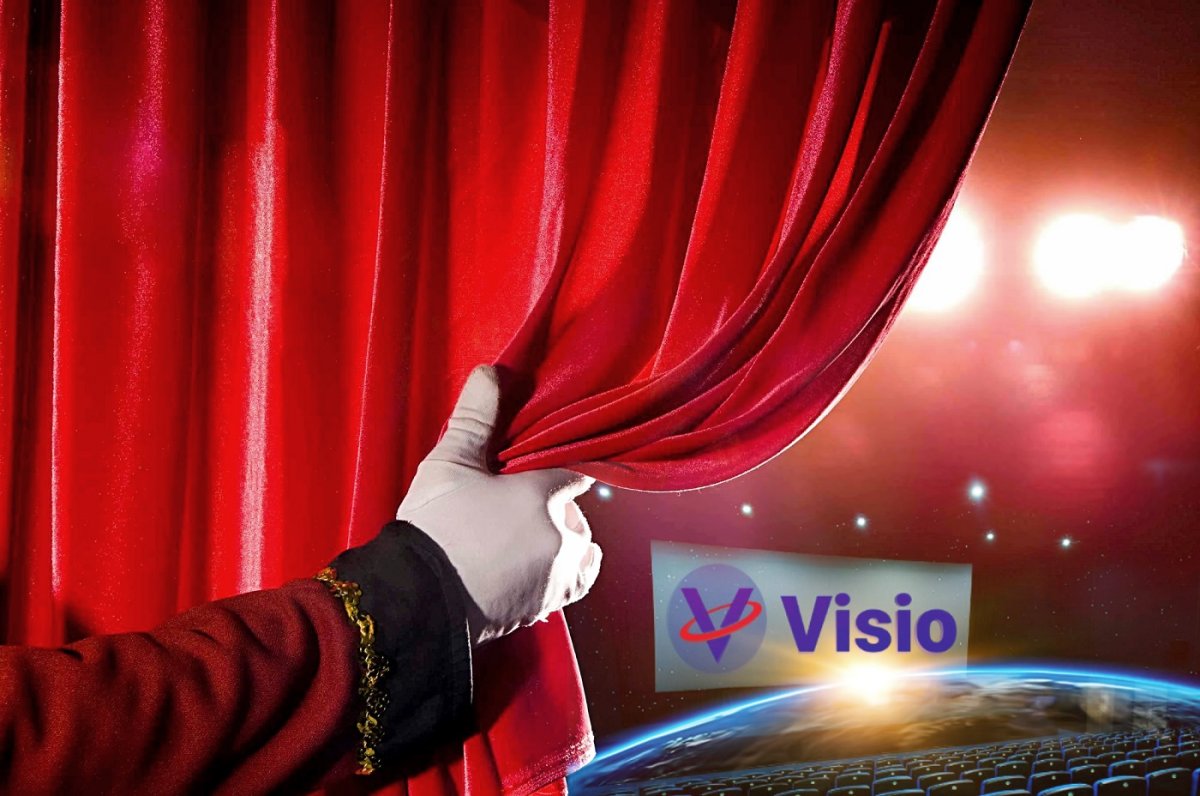 Занавес открывается