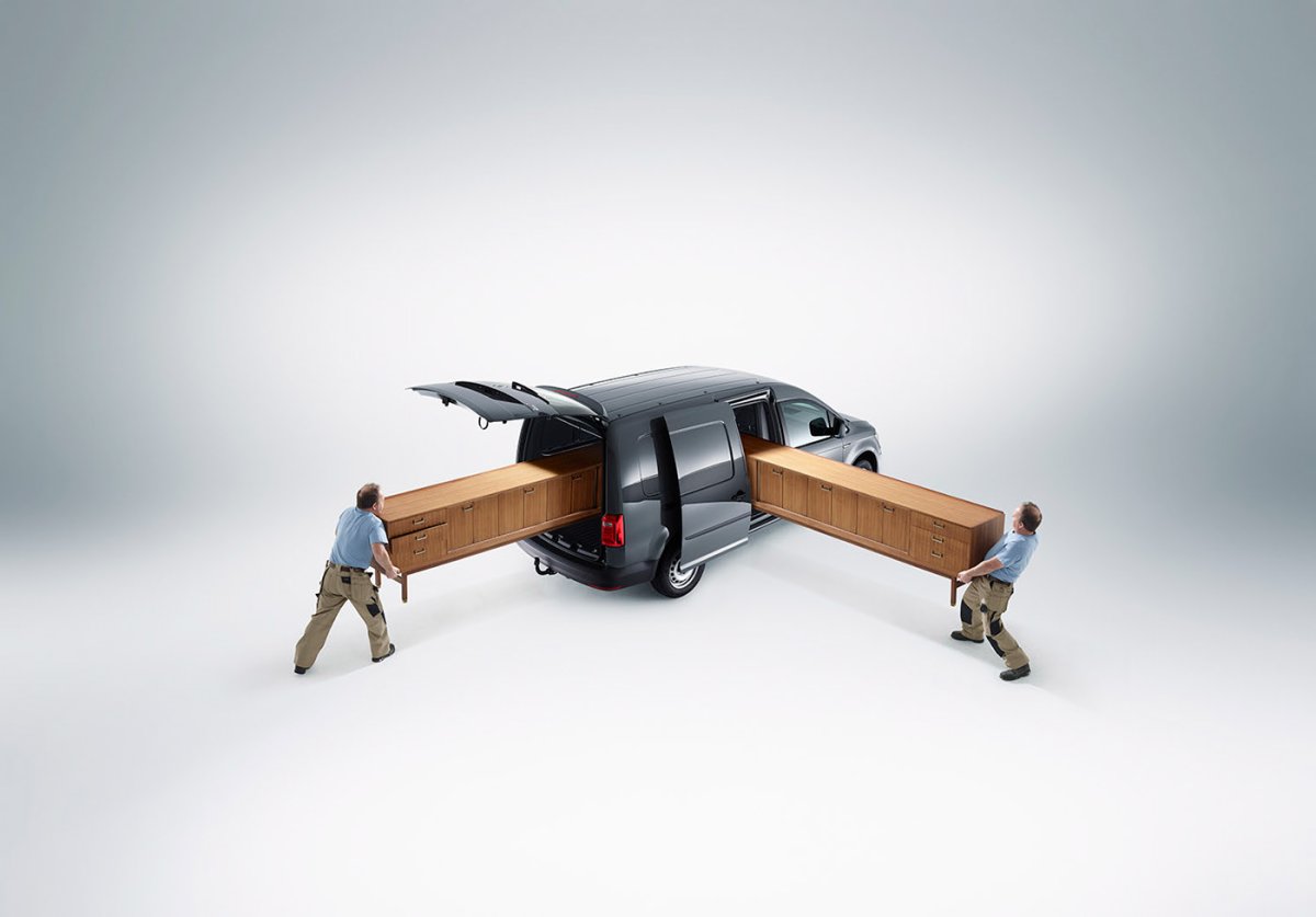 Фон Скания фура в далеке