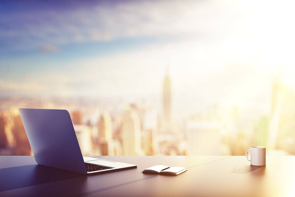 Ноутбук и документы