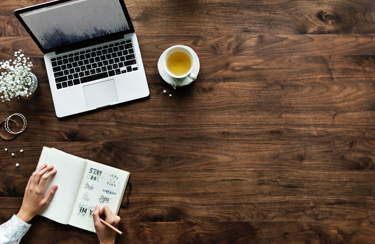 Ежедневник на столе