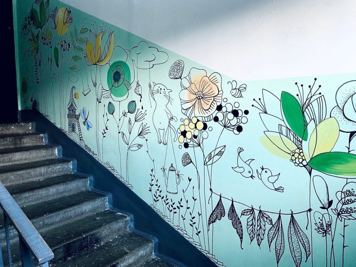 Роспись стен в подъезде