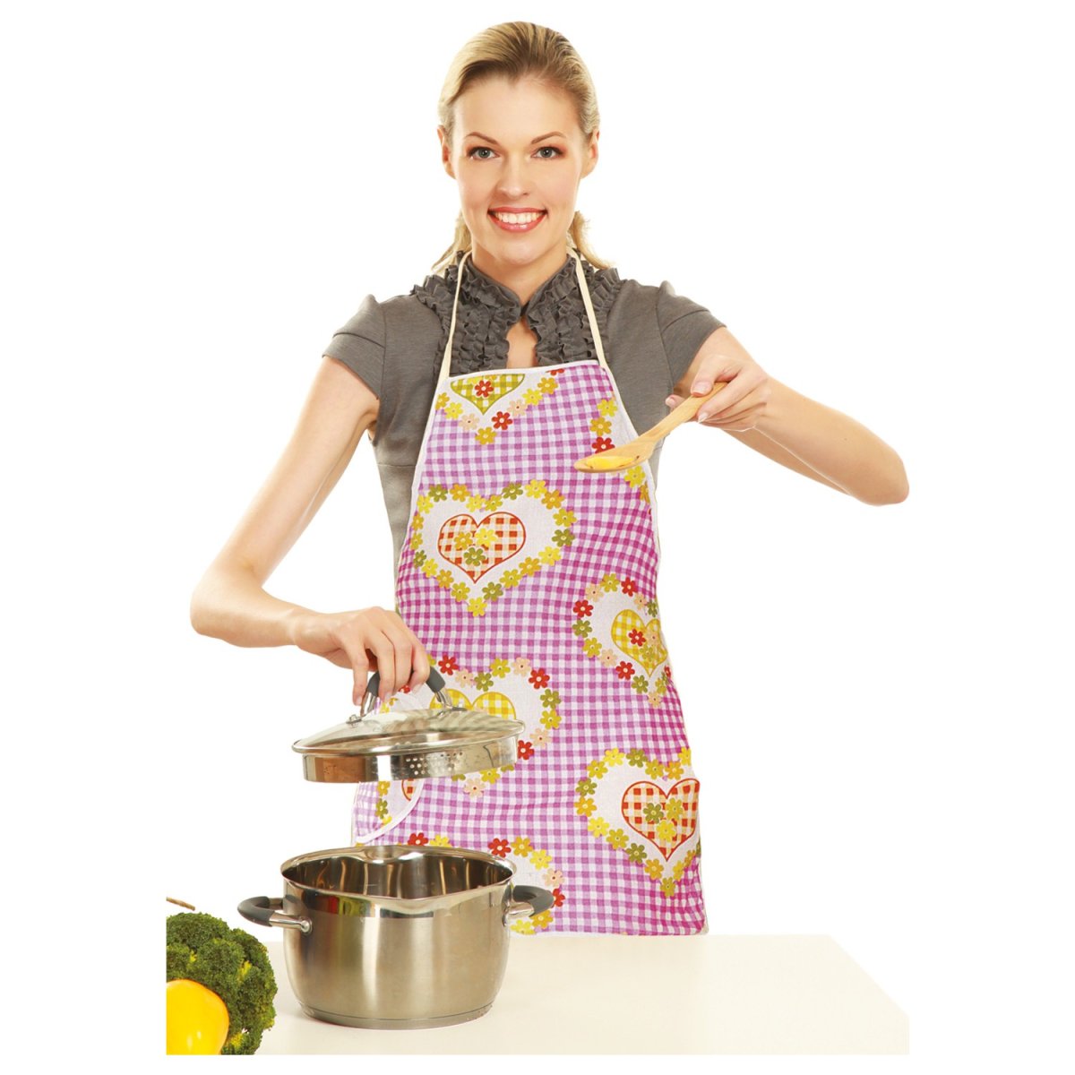 Девушка в фартуке