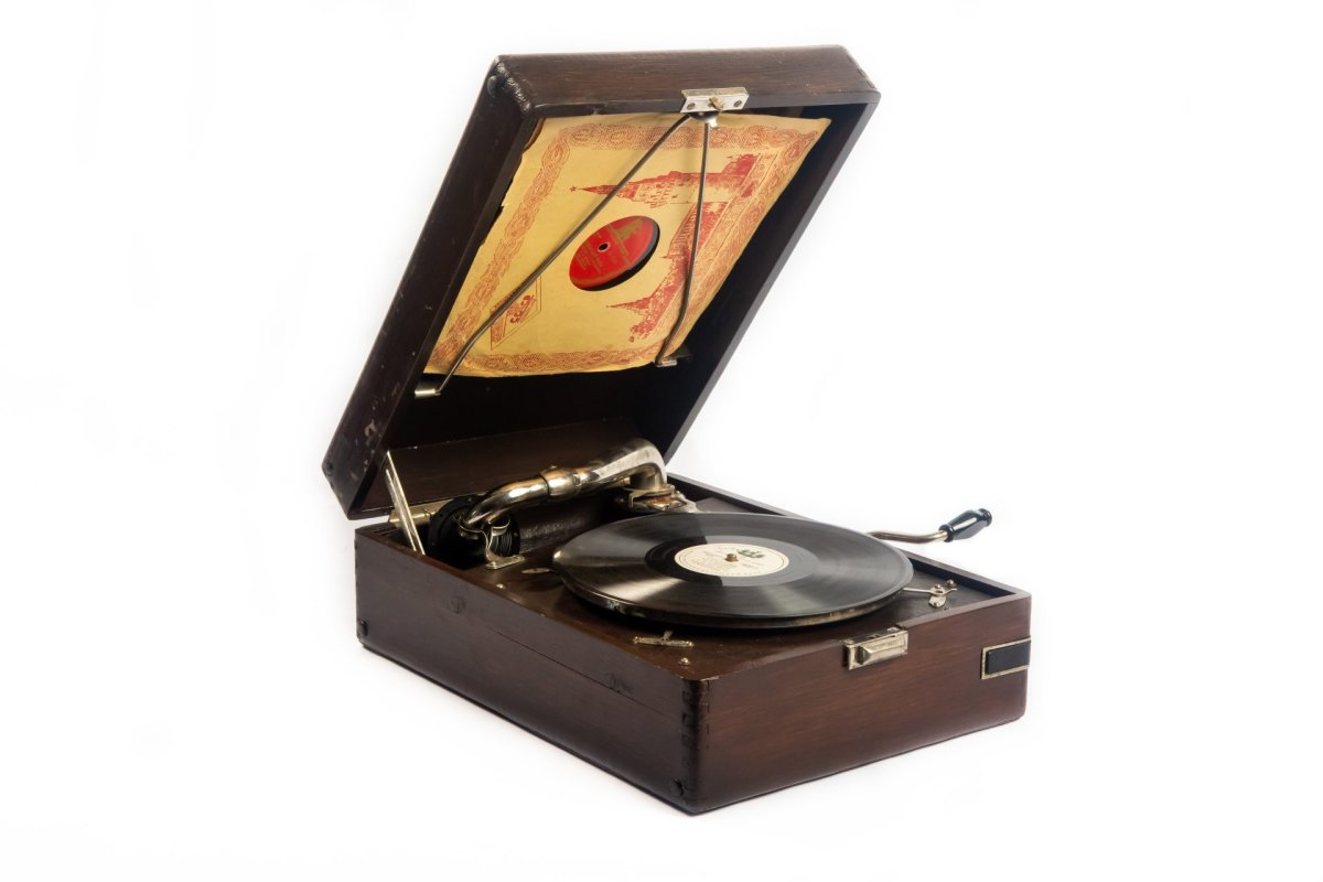 Электрофон микрофон патефон