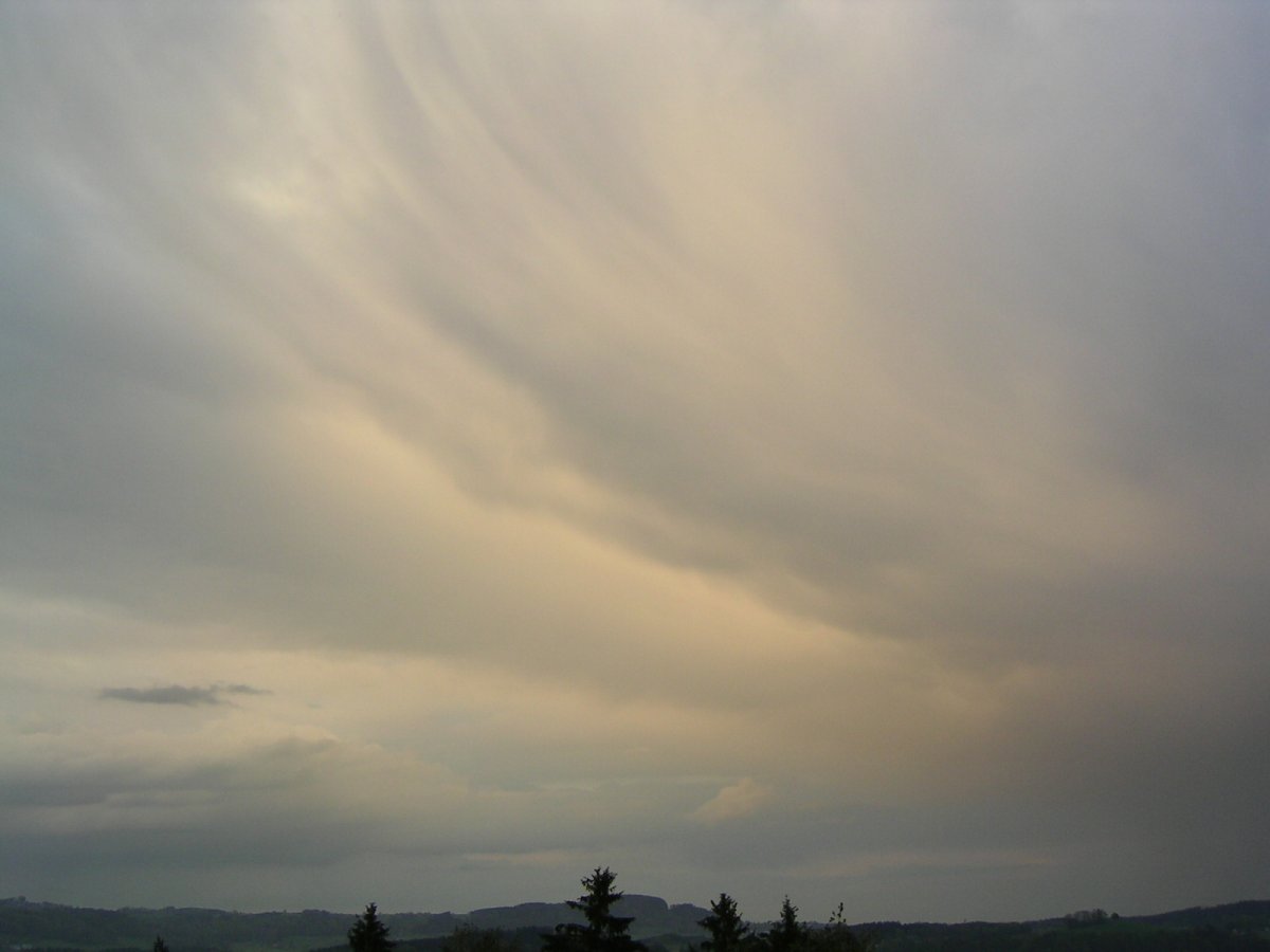 Слоисто дождевые облака