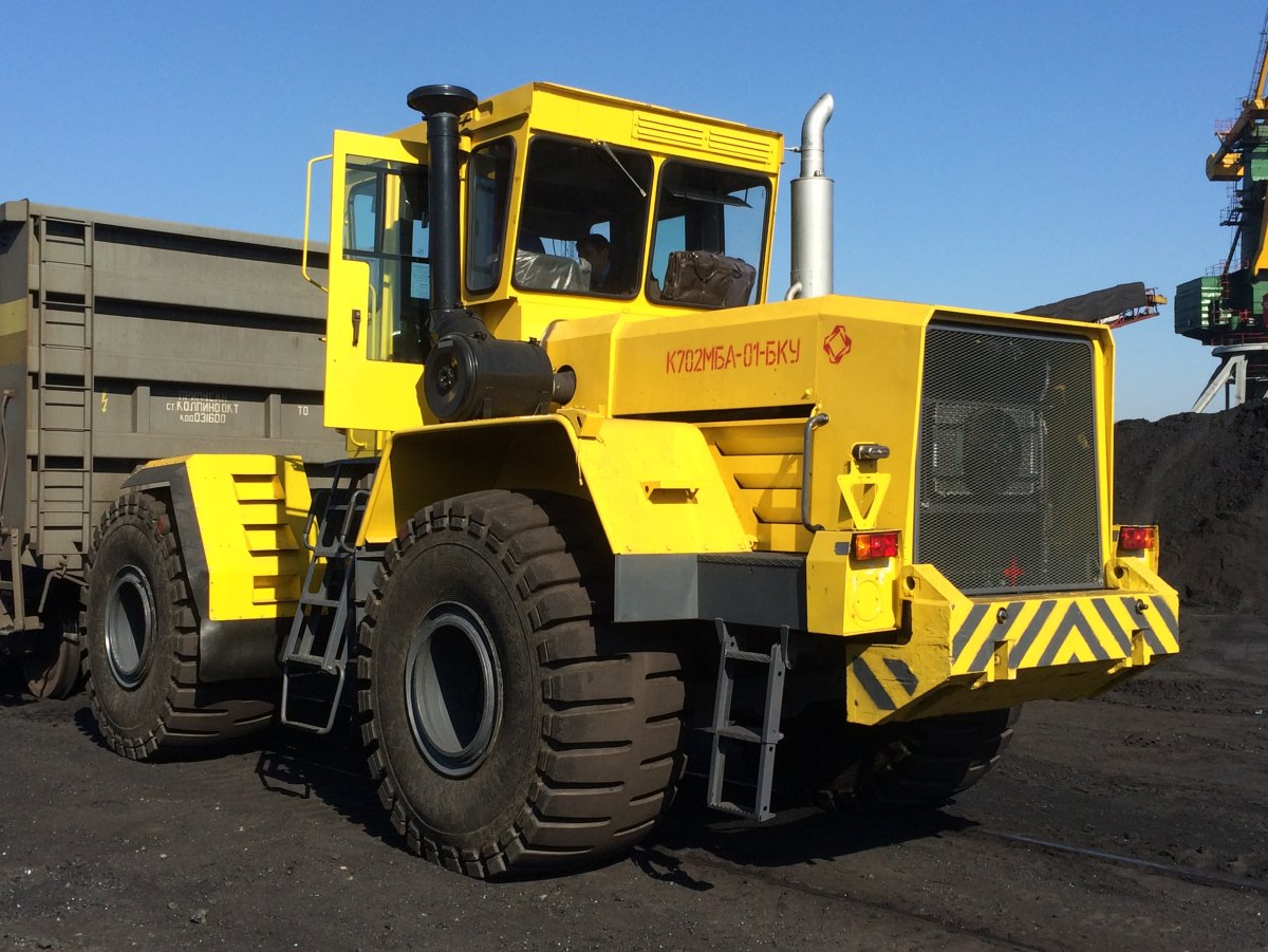 Трактор Кировец к 9000