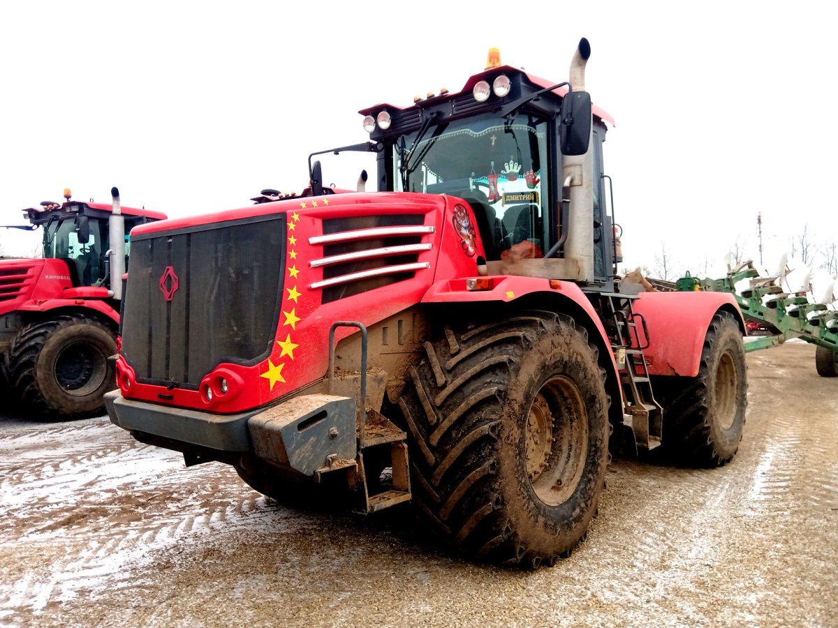 К 700 трактор Кировец дорожный