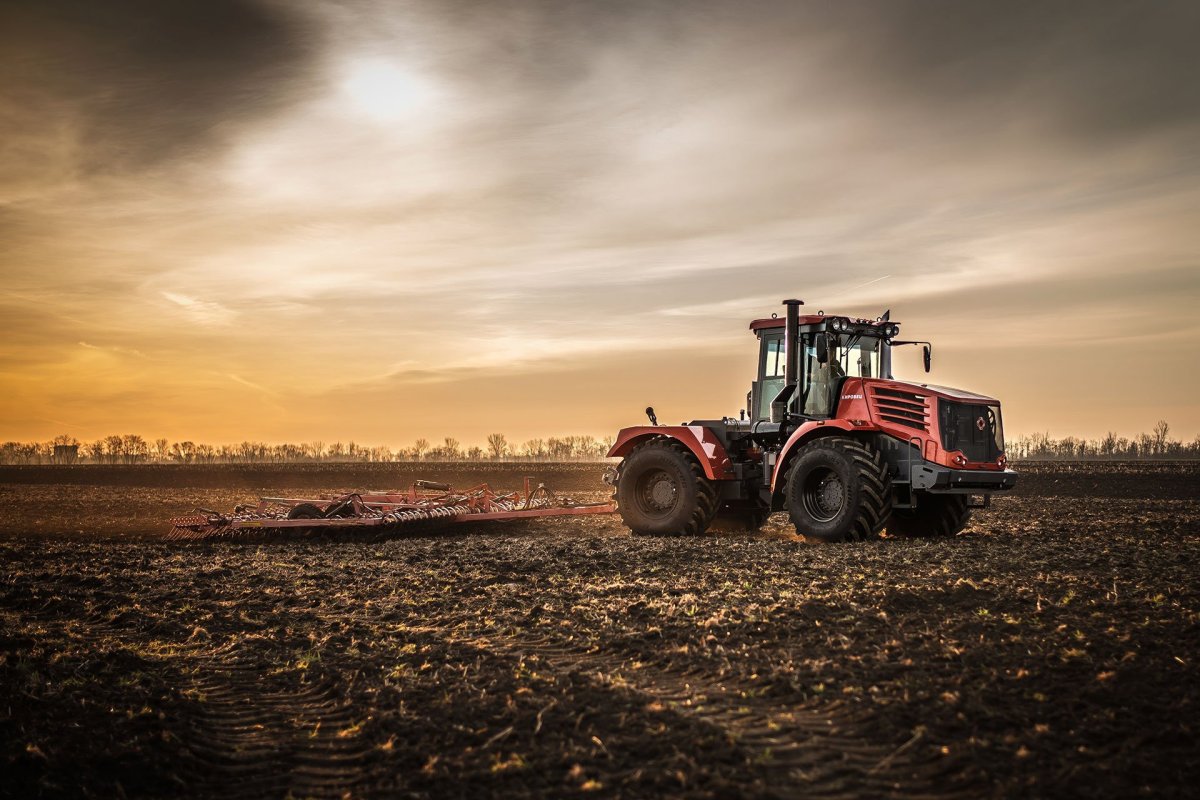 Трактор Кировец к-525