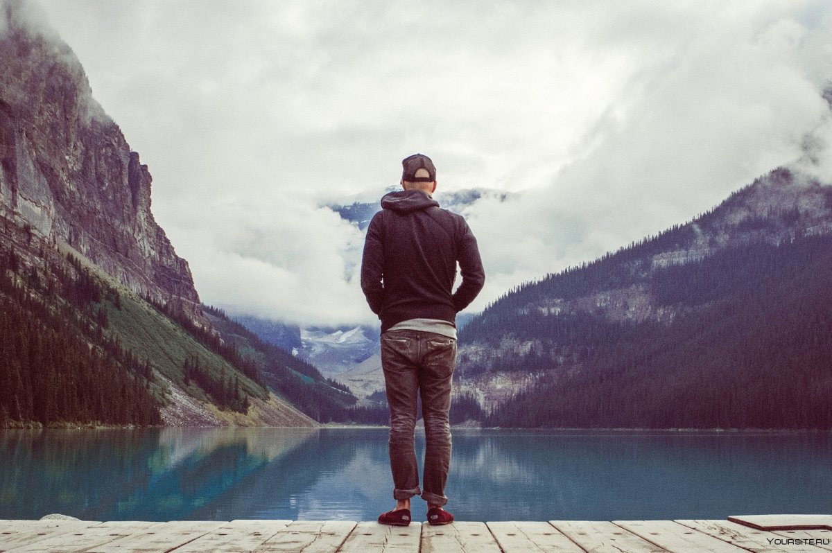 Человек на дороге