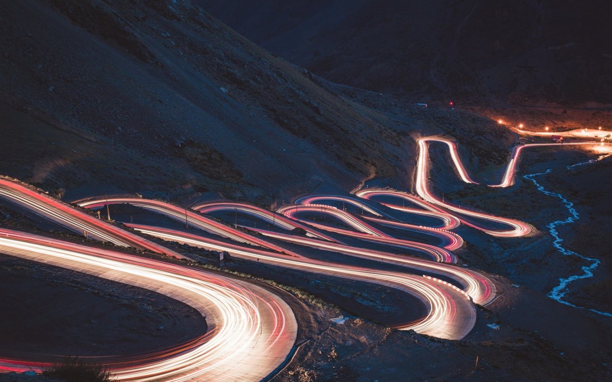 Ночные горные серпантинные дороги