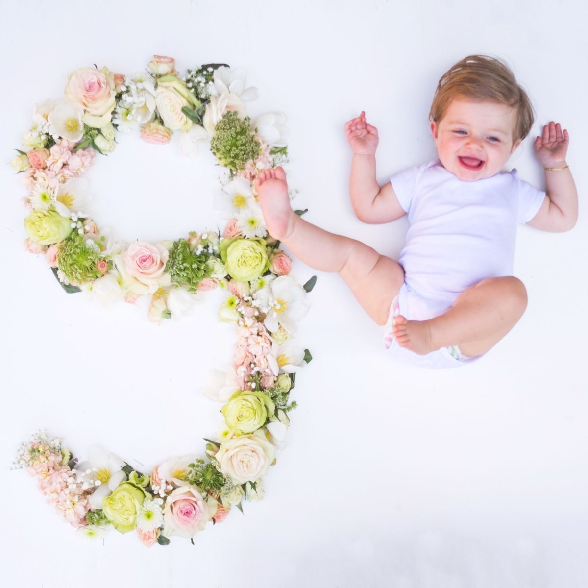 Открытка с месяцем мальчику