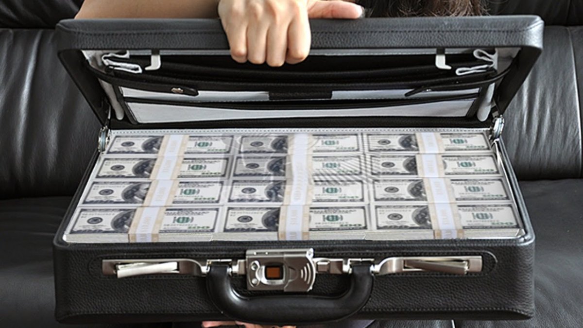 Чемодан с деньгами
