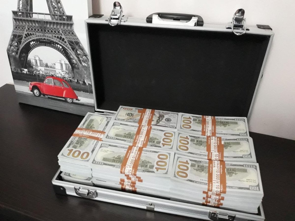 Передача чемодана с деньгами