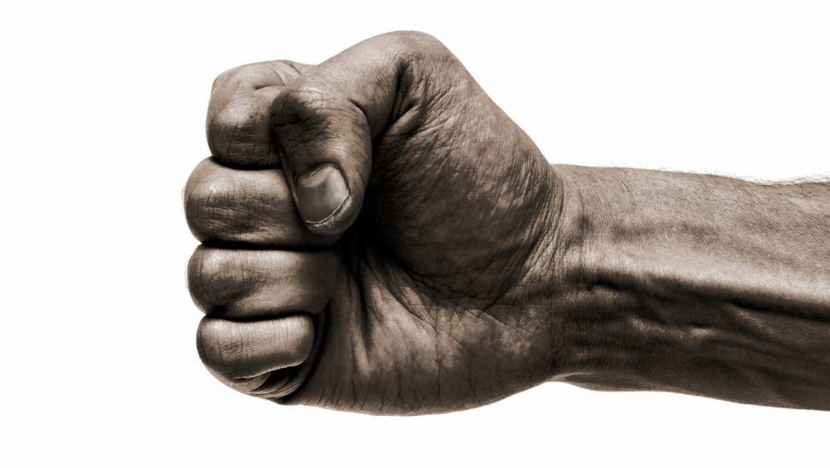 Трафарет кулак