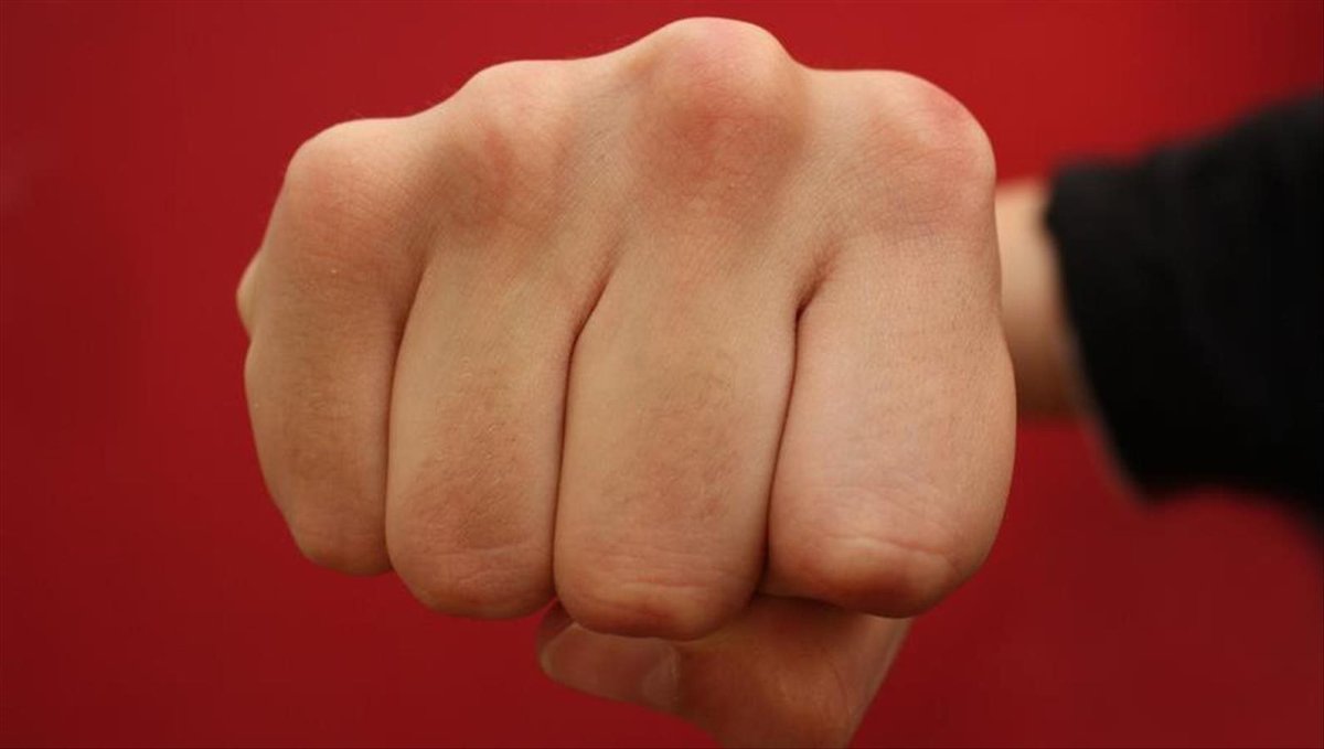 Сжатый кулак