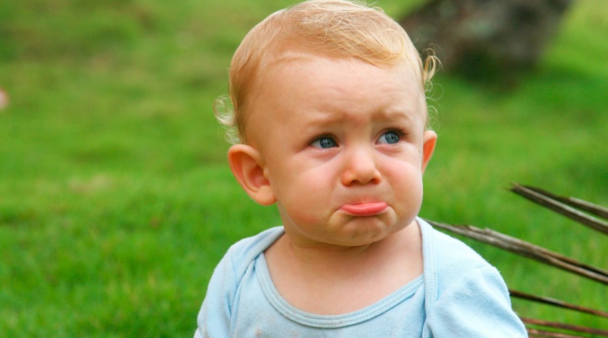 Грустный мальчик