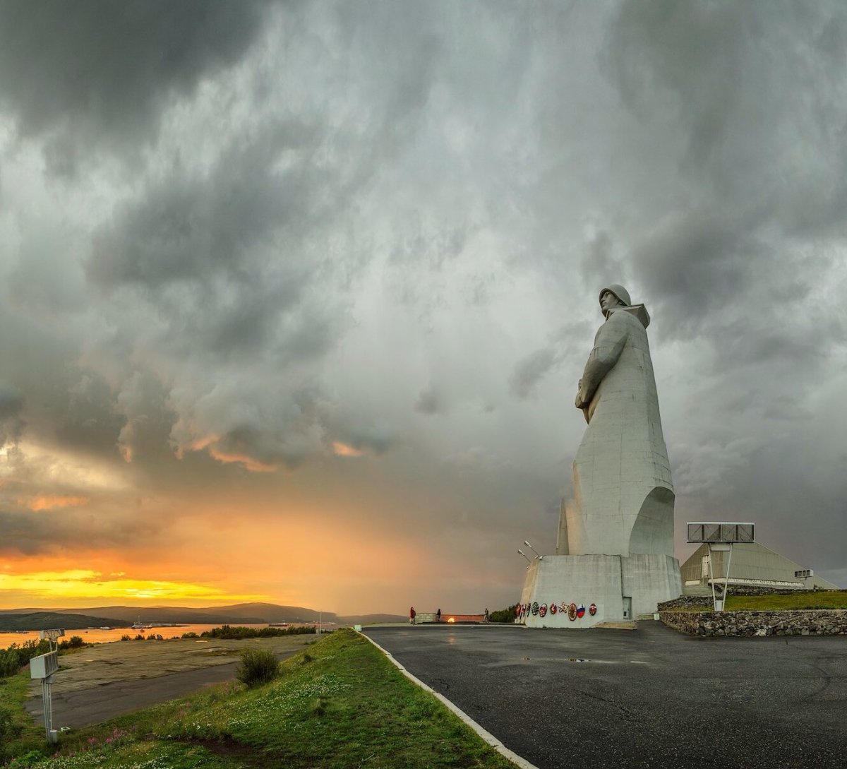 Мурманск достопримечательности Алеша