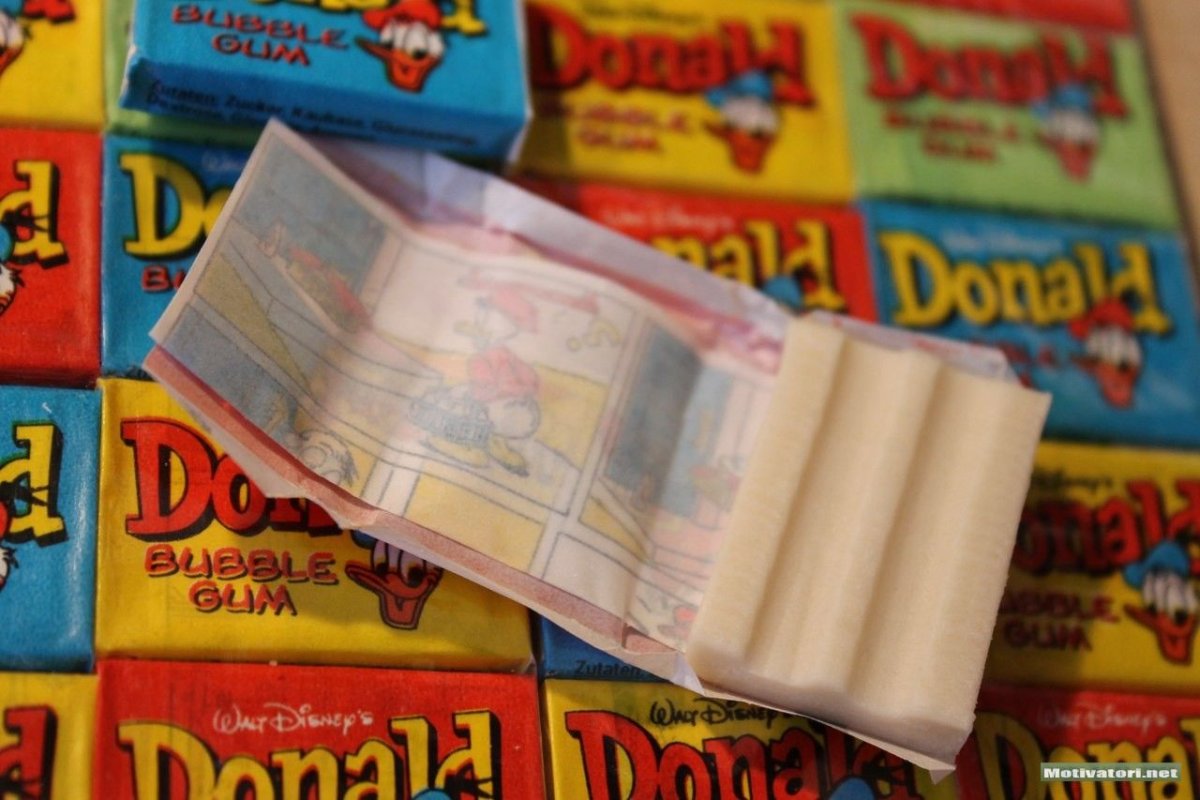 Жевательная резинка Love is ассорти 100 шт.