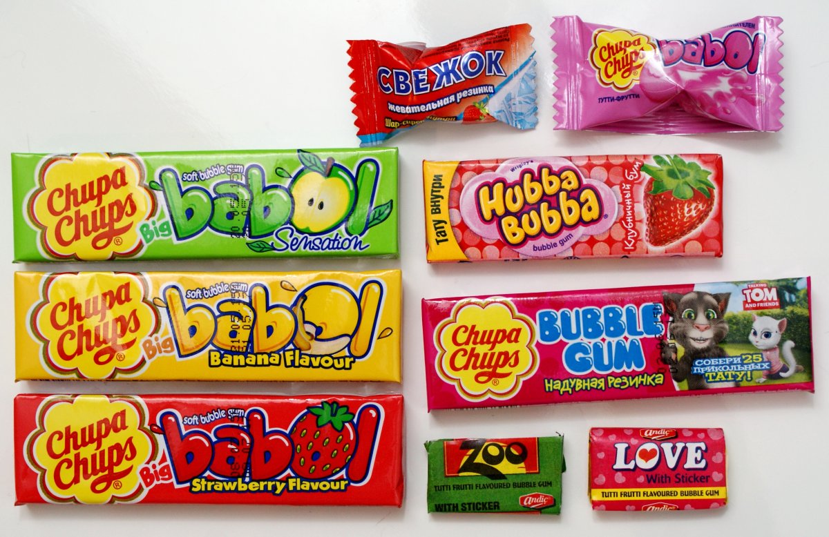 Жвачка на прозрачном фоне