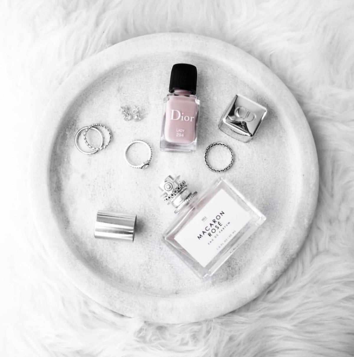 Предметная съёмка косметика Минимализм