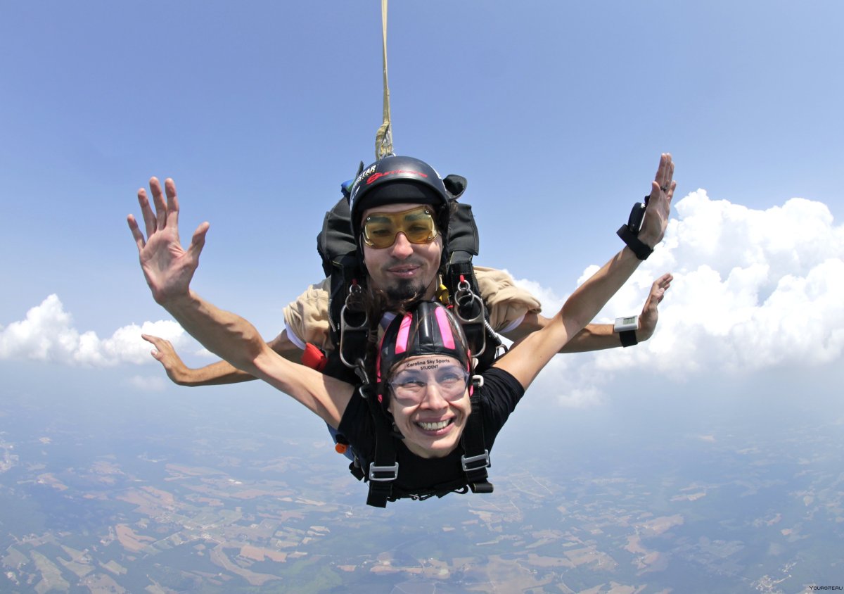 Прыжок с парашютом селфи