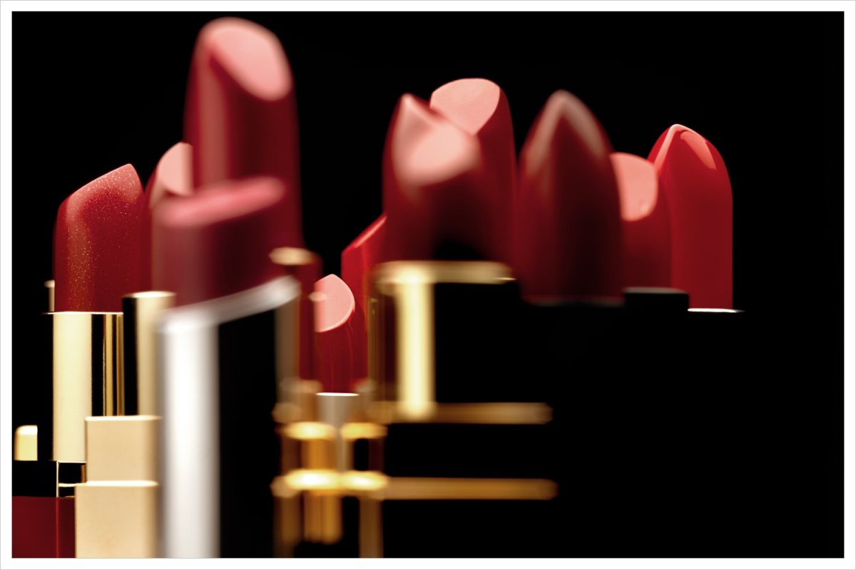 Губная помада Фаворит от эйвон