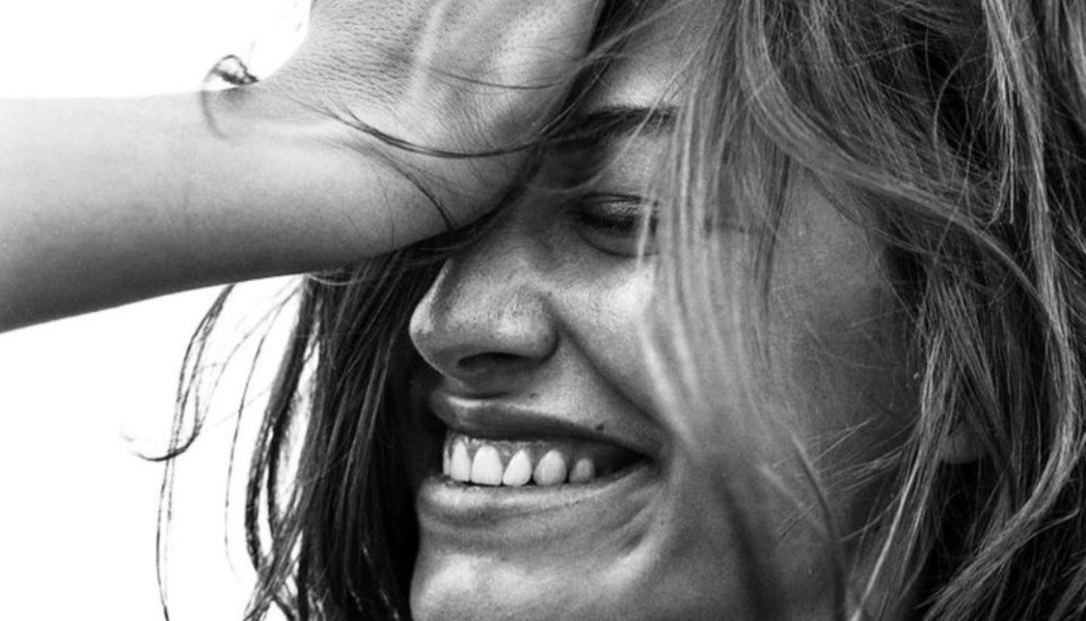 Девушка слезы счастья