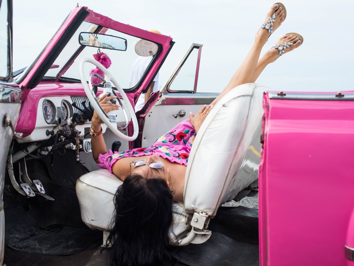 Девушка в кабриолете