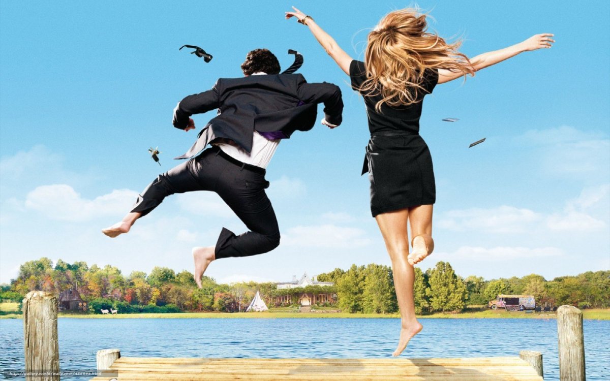 Парень и девушка путешествуют