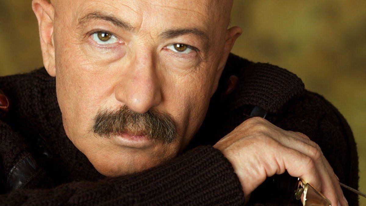 Александр Розенбаум портрет