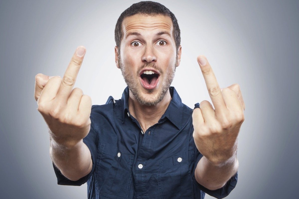 Палец указывает вверх