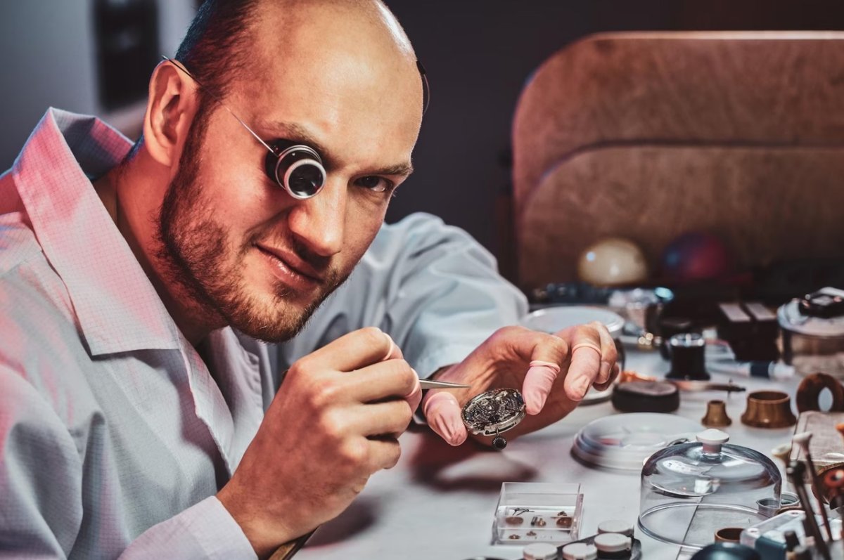 Мужчина Часовщик